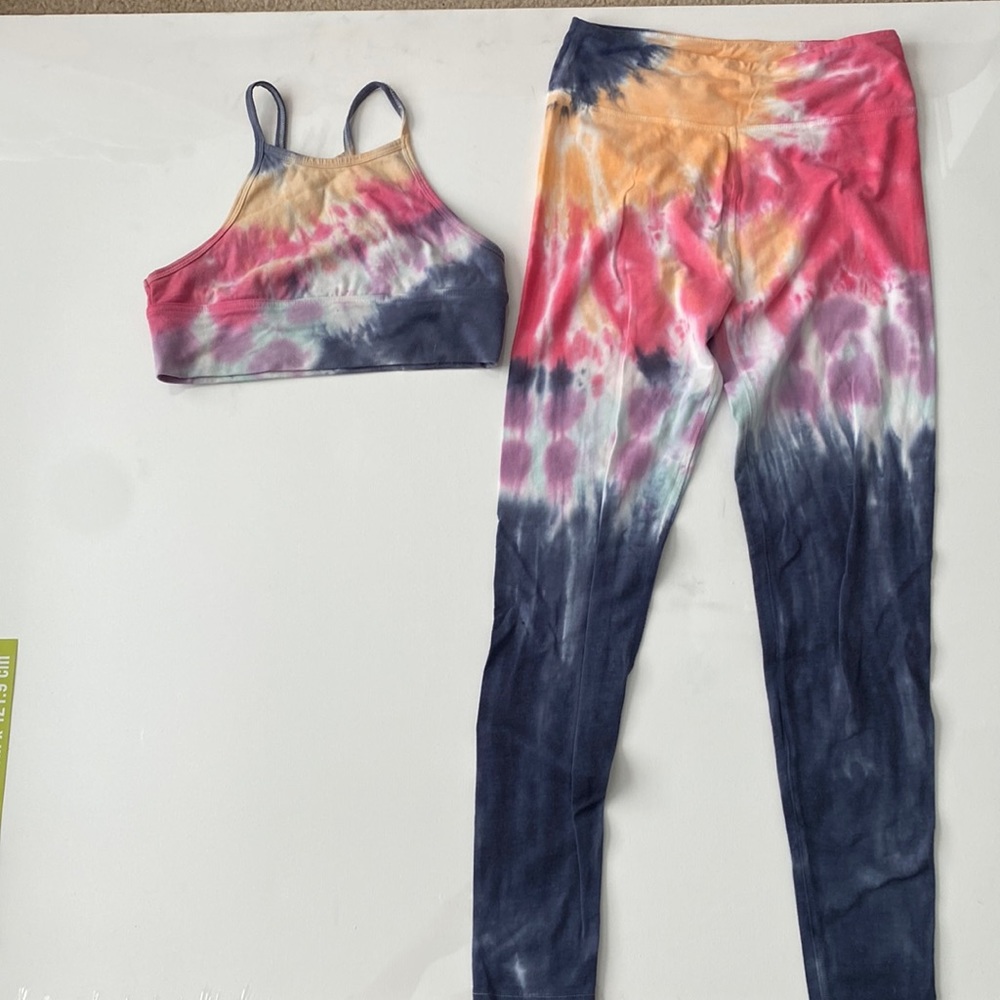 SO tie-dyed workout set